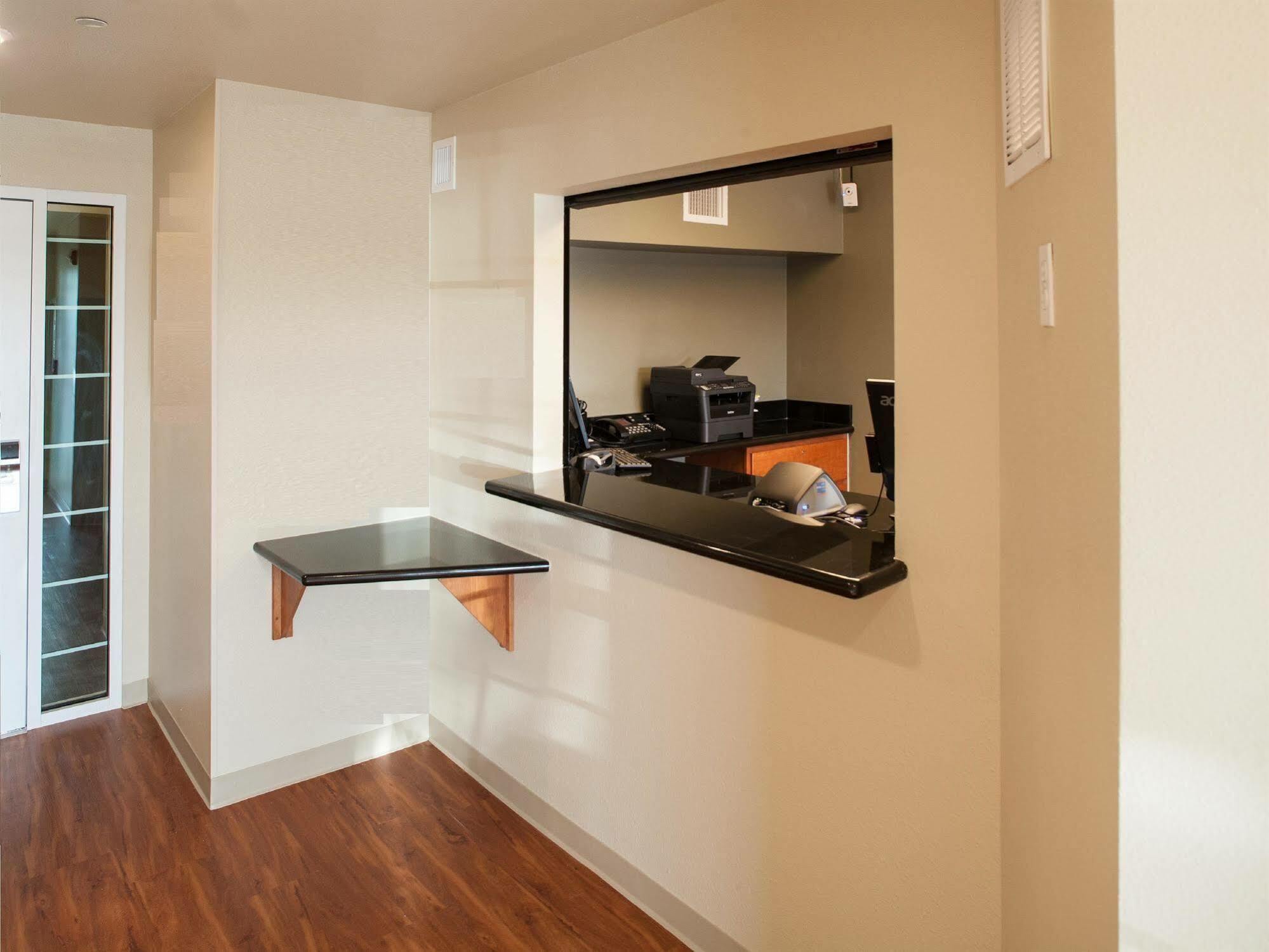 Extended Stay America Select Suites - Charleston - Ashley Phosphate Rd. นอร์ทชาร์ลส์ตัน ภายนอก รูปภาพ